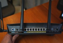 华硕路由器RT-N12的性能和功能分析（探索RT-N12的可靠性、覆盖范围和安全性能）